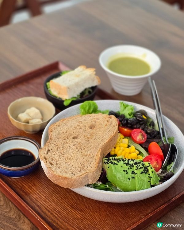 西灣河素食推介！必食招牌煲仔飯😋 