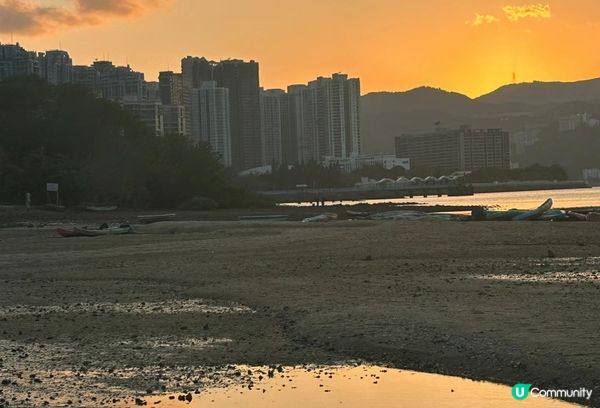 我家附近的海邊，日落後散步，既涼爽又可以欣賞風景。
