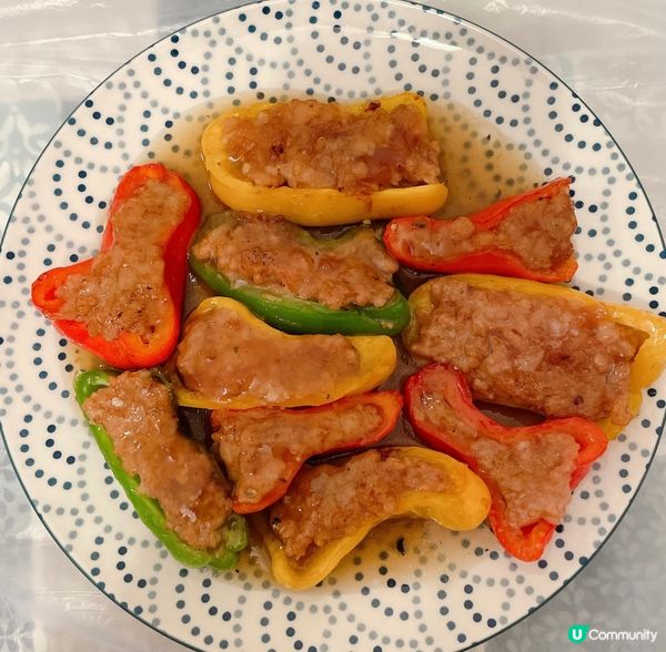 新豬肉釀彩椒配黑椒汁