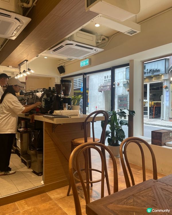 半山區的寧靜咖啡小店