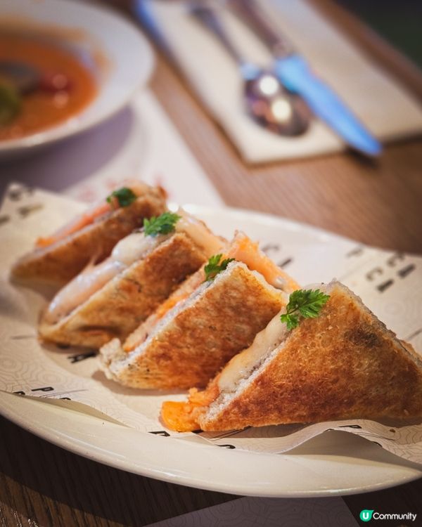 ## 上環🇮🇹餐廳，樓底高企，空間感十足！🤩