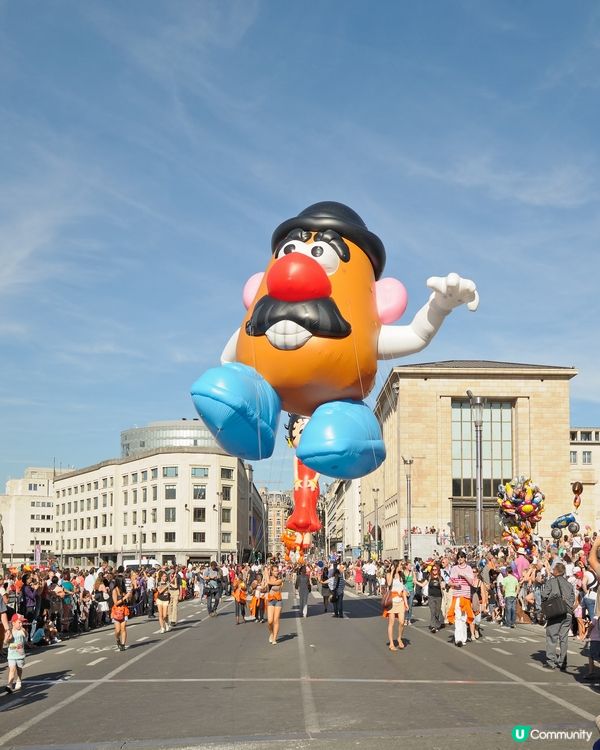 香港首個大型卡通輕氣球巡遊登場！