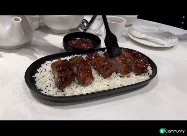 基本上都係一間美食，尤其是佢嘅叉燒夠特色，涼瓜炒牛肉，佢就用...