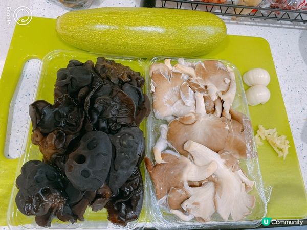 木耳秀珍菇🍄炒翠玉瓜🥒