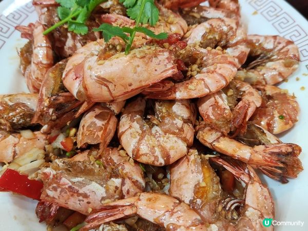 天寒地凍走入流浮山食海鮮，試左明記，可能因為做冬關係，坐滿曬...