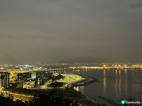 位於東涌觀景山觀景台行上去只需要1小時就可以睇到機場同東涌市...