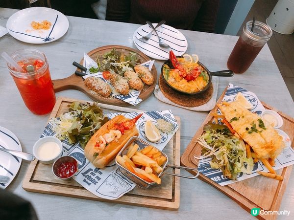 約咗好耐冇見嘅朋友，當然要擦餐勁嘅，有龍蝦包、薯條、意粉，見...