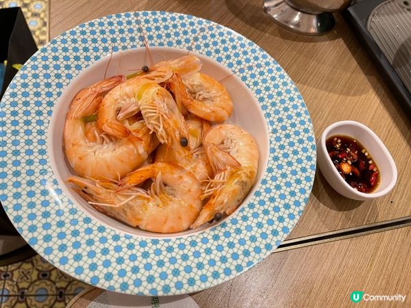 白灼海蝦，蝦肉夠爽口鮮甜，蝦頭帶少少蟹膏，配搭埋辣椒豉油食，...