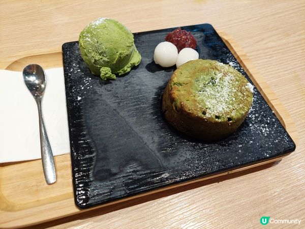 綠茶心太軟配綠茶雪糕，伴紅豆小丸子