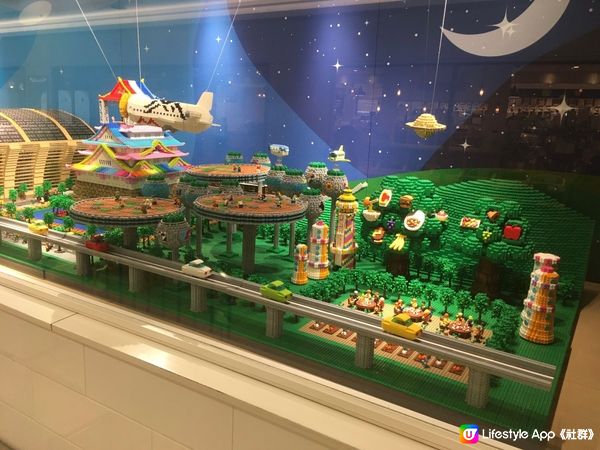 大阪Lego店櫥窗Brick好吸引