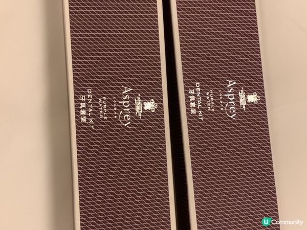 深圳星河麗思卡爾頓酒店擁有一個氣派的室內泳池,採用大理石裝飾...