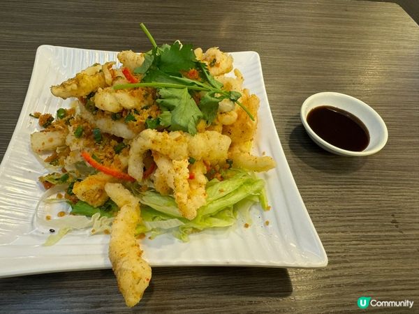 長沙灣的師傅仔, 雖然是茶餐廳，但是有大排檔的水準,圖中所見...