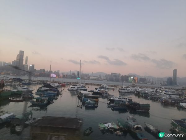 黃昏下嘅避風塘