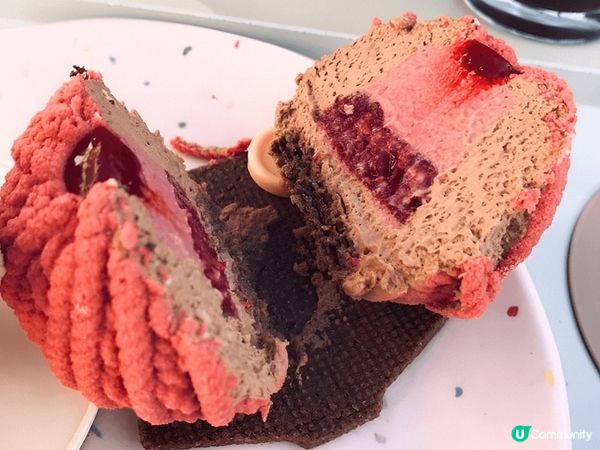 位於梨泰園解放村嘅 Le Montblanc，佢哋嘅毛線球蛋...