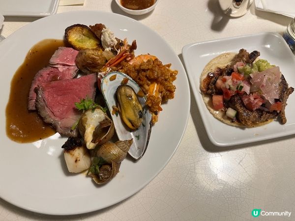 君悅咖啡廳食物新鮮可口，甜品美味，海南雞飯值得一試。