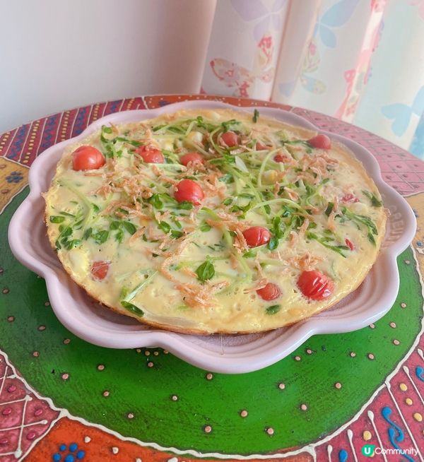 今日整咗個車厘茄豆苗洋葱🧅粟米櫻花蝦蛋餅，做法好簡單，不過幾...