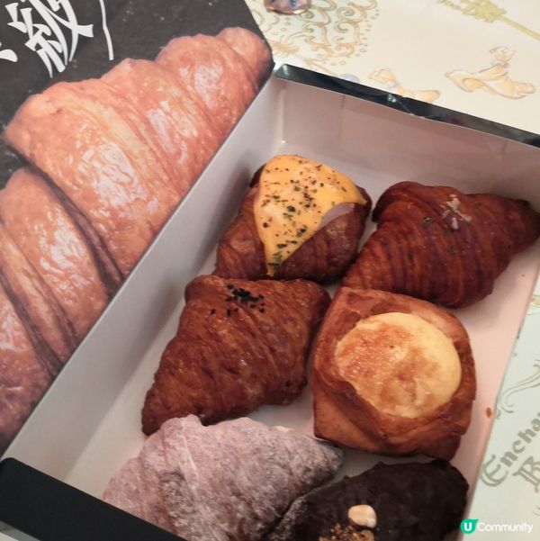 八月堂牛角包，勁多款式任君選擇