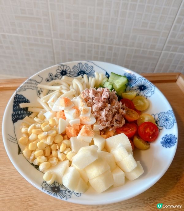 蒟蒻通粉蘋果，粟米蛋沙律