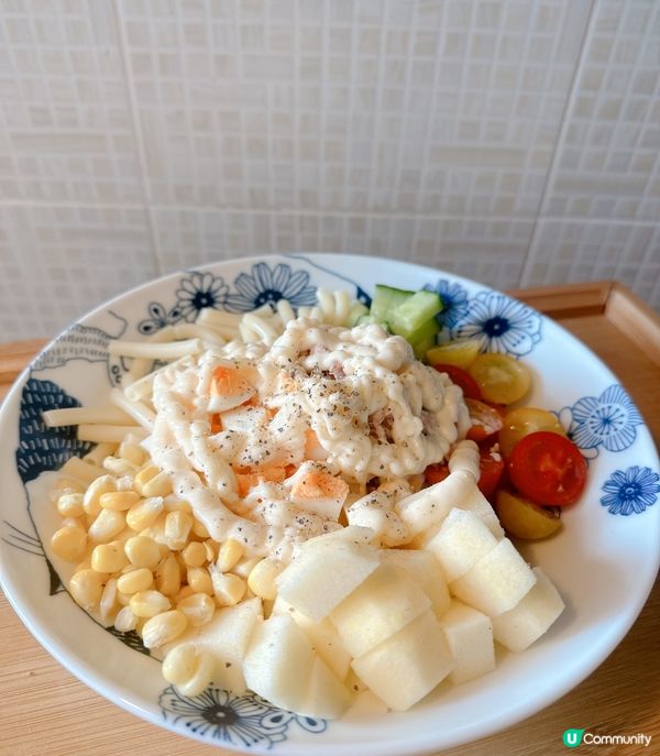 蒟蒻通粉蘋果，粟米蛋沙律