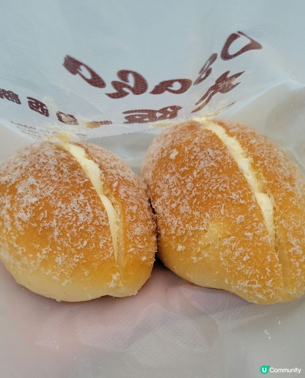 椰絲奶油包   舊式麵包店或屋邨才找到