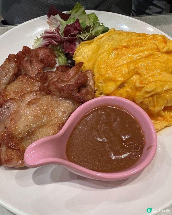 蒜蓉汁雞扒蛋包飯