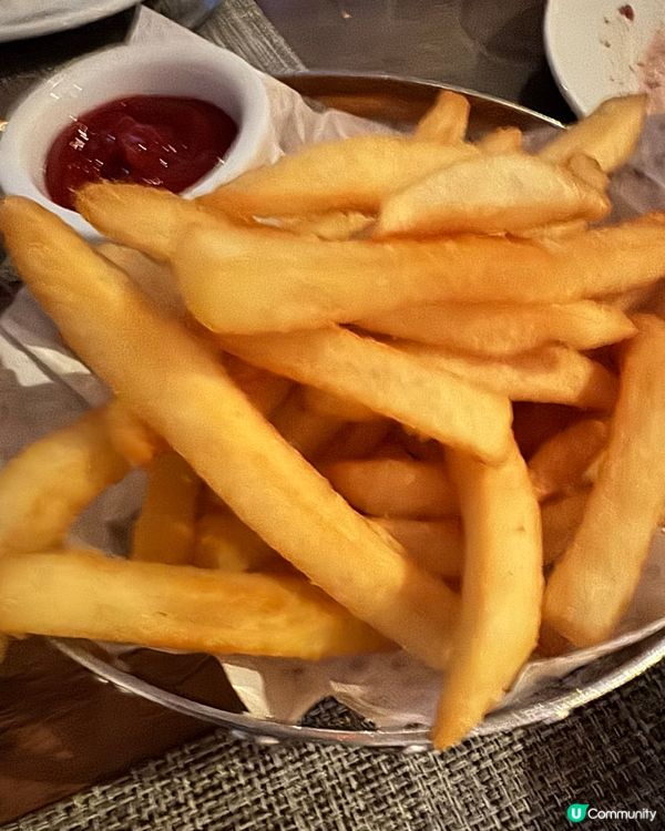 迷人的尖東海旁西餐