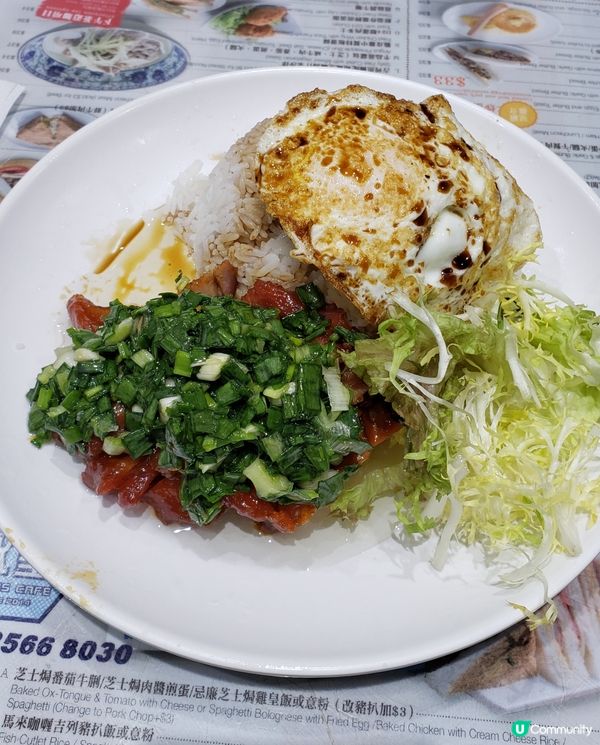 今日是日午餐： 叉燒漢堡扒煎蛋，果然無失望，叉燒有汁入味，蔥...