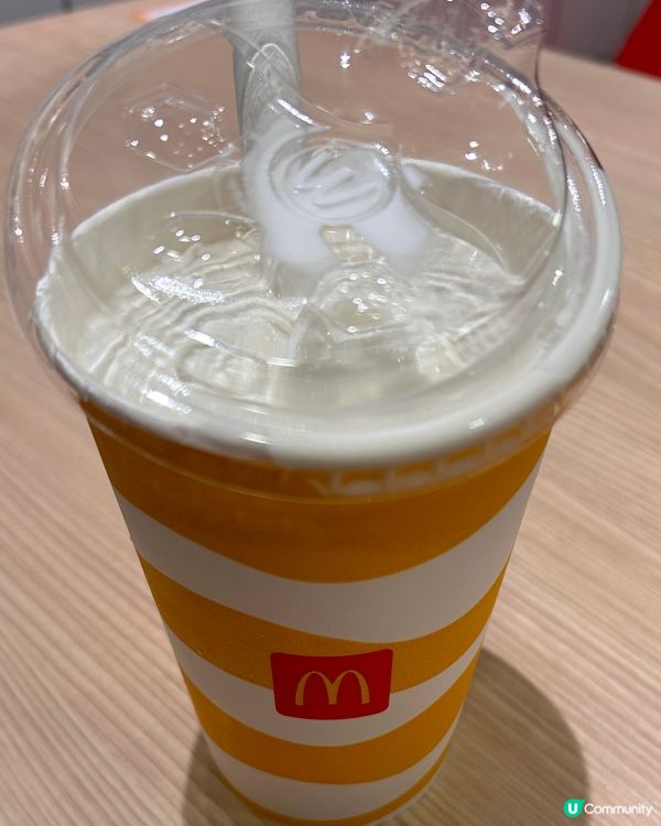 麥當勞雲尼拿奶昔