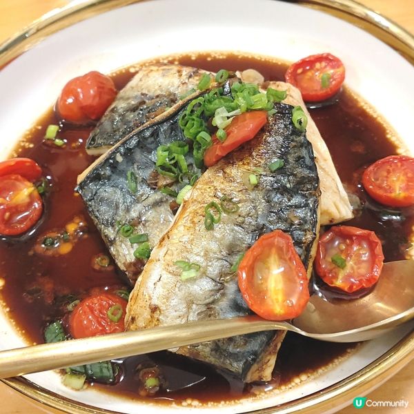 Holy Gaw 簡約風的美味健康餐點