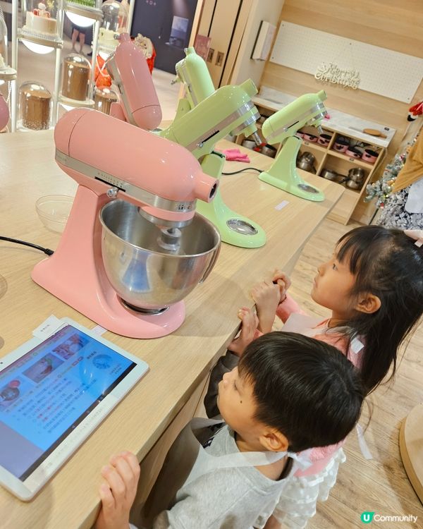 1.  親子烘焙樂趣多！🐻🍰 齊整「熊啤啤」！😋