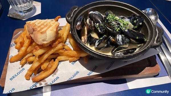 裝修特別嘅比利時餐廳，牛扒份量啱啱好👍🏻 叫Medium R...