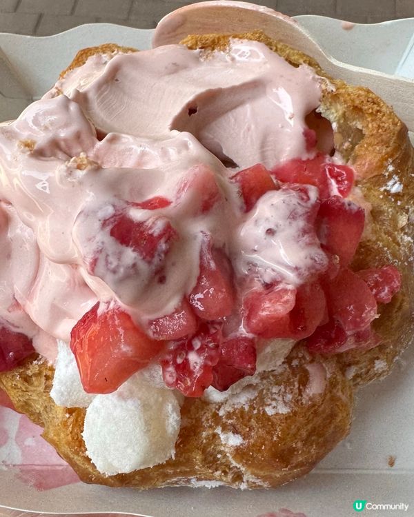 🍓🍓🍓 草莓季限定！新地配麻糬泡芙 🤤🤤🤤