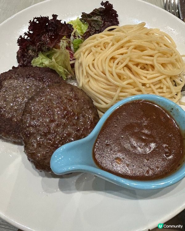 黑椒汁漢堡扒意粉