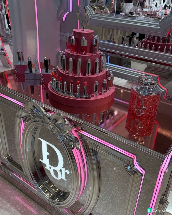 Fancy Dior booth