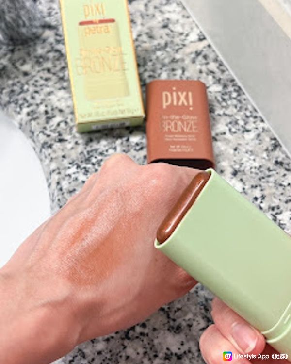 PIXI On-the-Glow Bronze 潤色棒 讓妳今夏隨時隨地擁有陽光古銅膚色