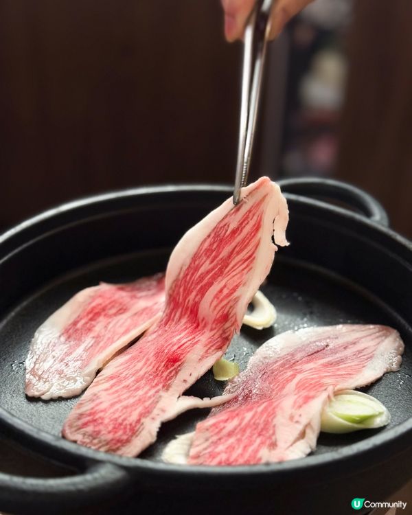 充滿紅葉氛圍嘅日式居酒屋