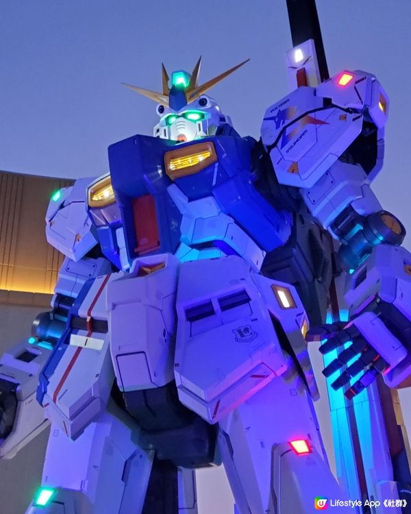 Gundam at LaLaport