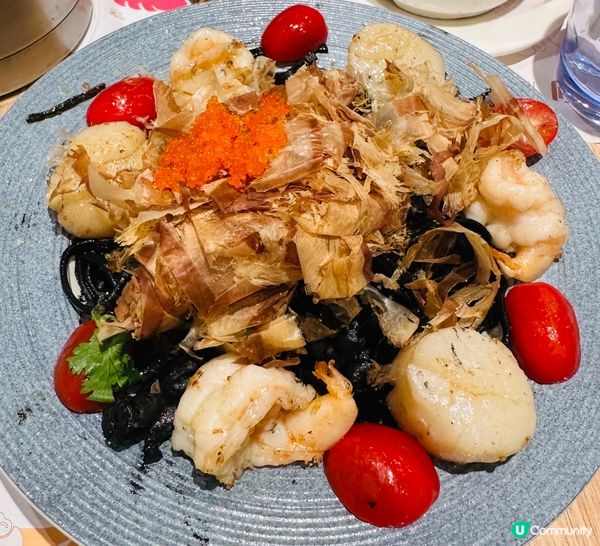 墨汁海鮮麵