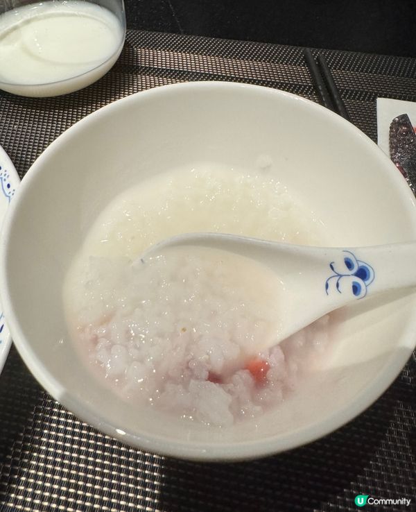 高貴雅致的環境享用自助早餐