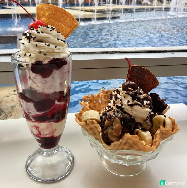 超贊既雪糕🍧新地🥰望住噴水池表演好chill 😃