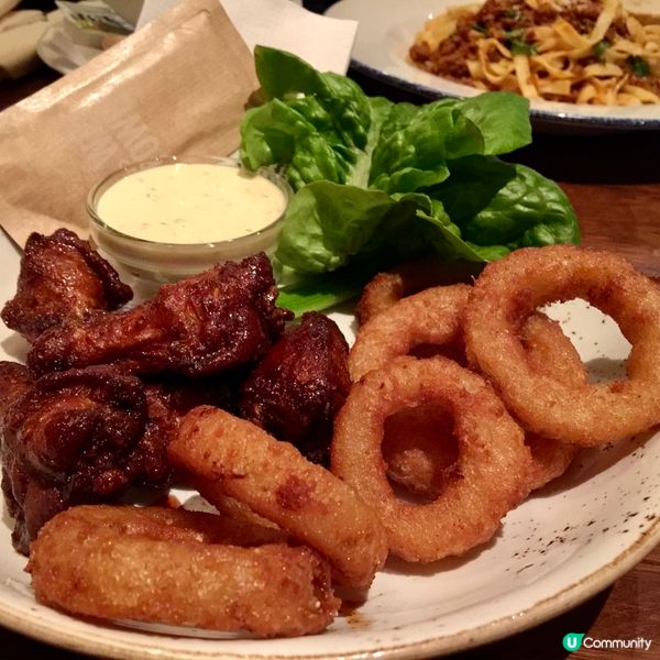 滋味小食拼盤雞翼洋蔥圈