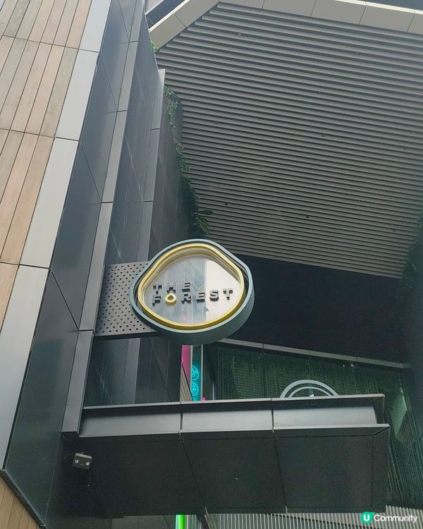 Adidas巨型波鞋s，旺角街頭出沒注意！👟