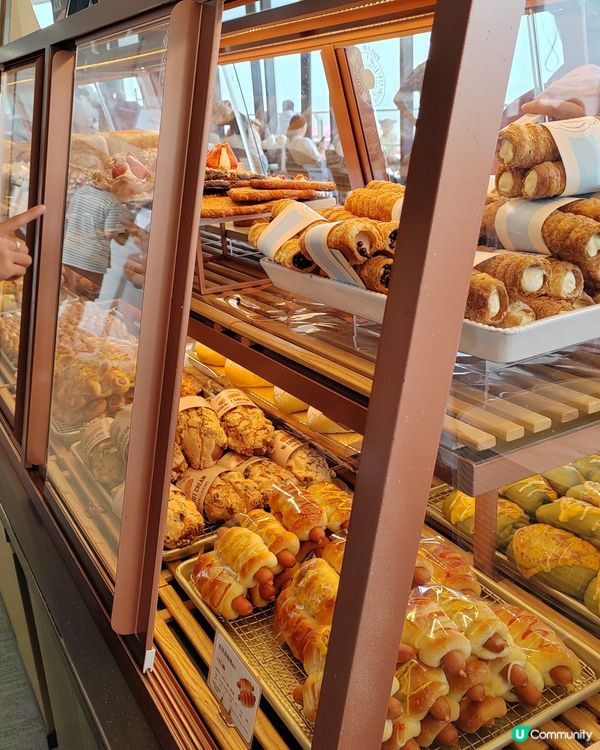 品嚐多樂之日的烘焙品🥐