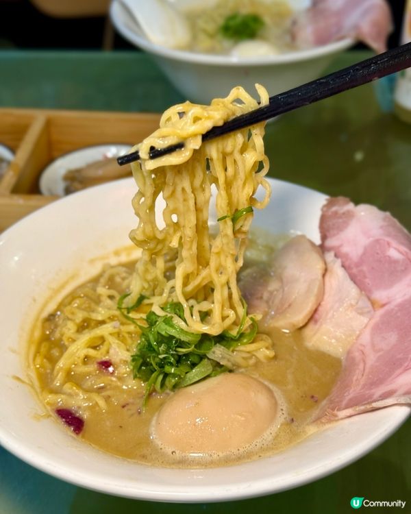 人氣雞白湯拉麵小店