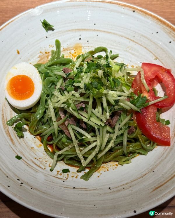 皇庭廣場掃食！牛肉波菜面😋🍜