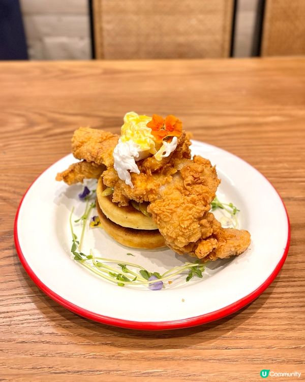 香噴噴炸雞班戟 🐶雙眼發光