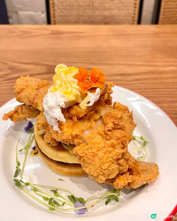 香噴噴炸雞班戟 🐶雙眼發光