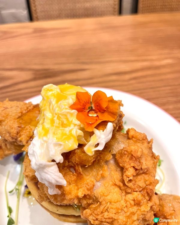 香噴噴炸雞班戟 🐶雙眼發光