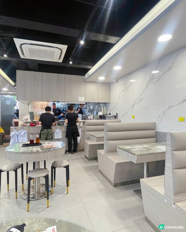 依日去嘆下香港地道風味☺️ 九爺牛腩喺佐敦開咗新分店，除咗招...