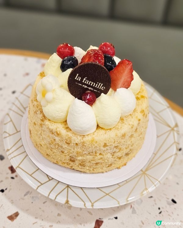 成日去LA FAMILLE 買蛋糕，行過海港城分店原來佢都有...